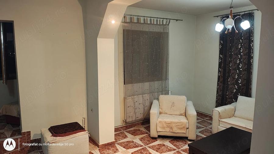 Apartament cu 4 camere decomandat în Central