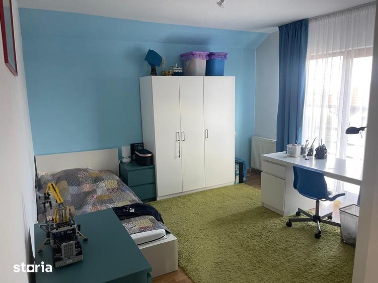 Casă cu 6 camere cu Teren 350 Mp în Europa