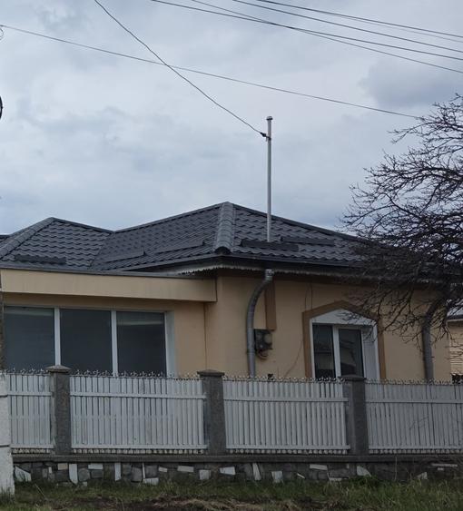 Casă cu 4 camere cu Teren 1000 Mp în Central