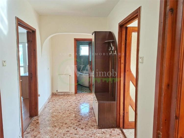 Apartament 3 camere decomandat, zona Narcisa - 3