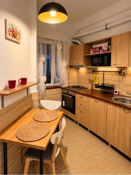 Apartament cu 2 camere semidecomandat, mobilat în Unirii