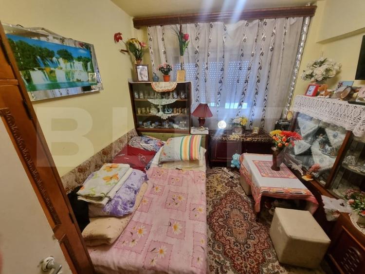 Apartament cu 4 camere decomandat în Cornitoiu