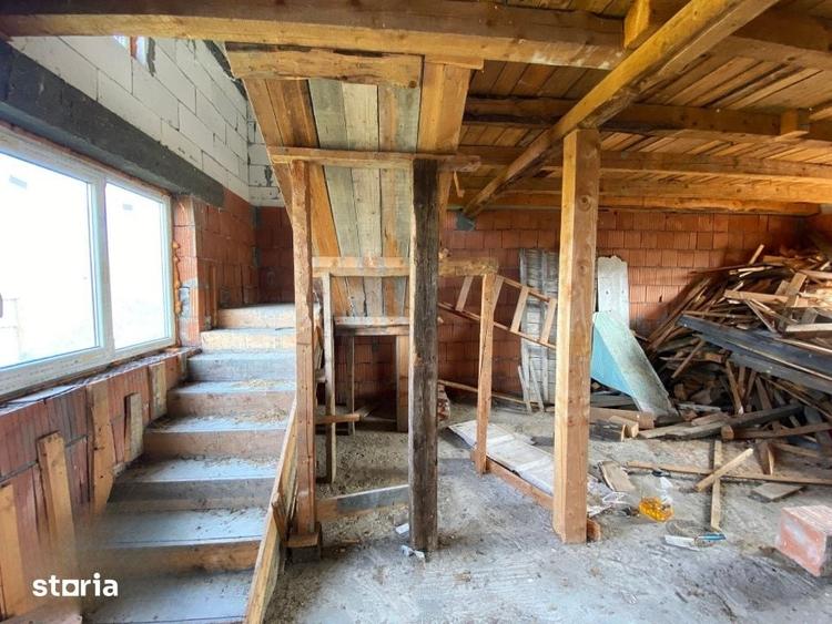 Casă cu 3 camere cu Teren 435 Mp în Groși
