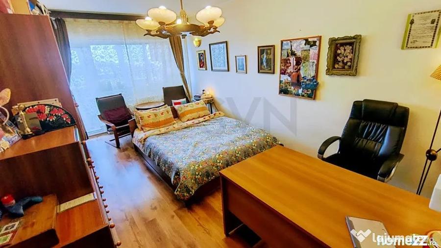 Apartament cu 4 camere decomandat în Ștefan cel Mare