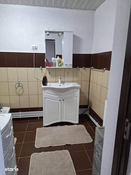 Casă cu 4 camere cu Teren 1070 Mp în Central