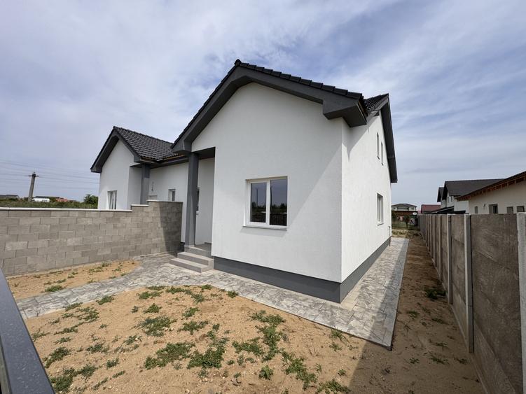 Duplex cu 3 camere cu Canalizare în Moșnița Nouă
