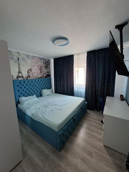 Apartament cu 3 camere decomandat în Lacu