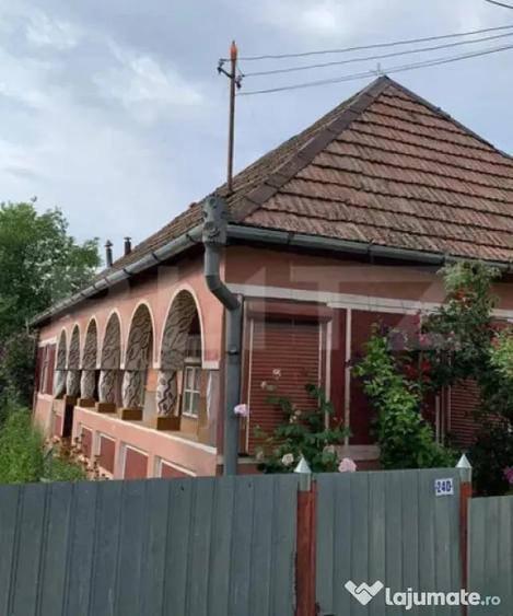 Casă cu 2 camere cu Teren 624 Mp în Deda