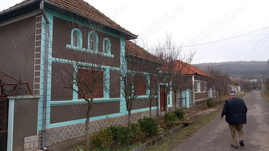 Casă cu 6 camere în Vintere