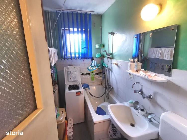 Apartament cu 2 camere decomandat în Sărata