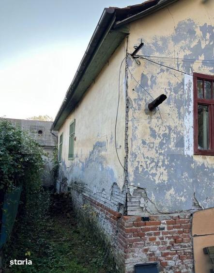 Casă cu 2 camere cu Teren 338 Mp în Central
