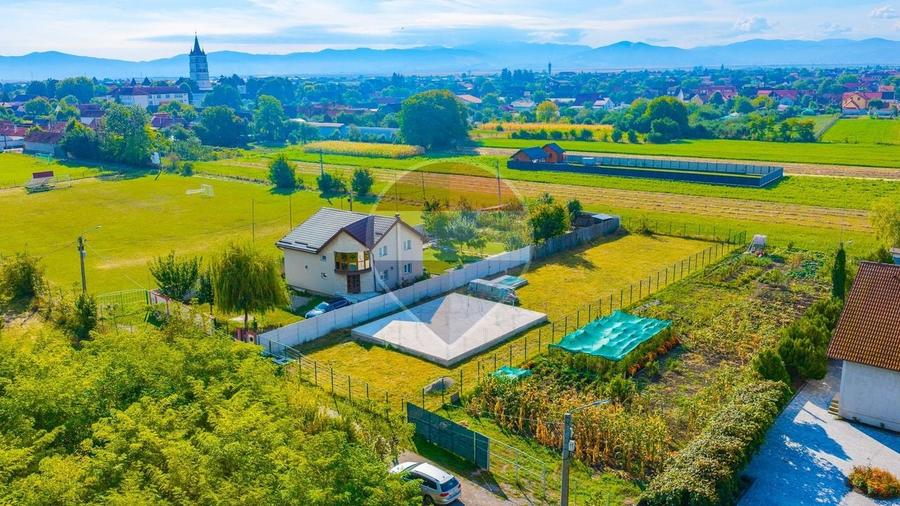 Teren Construcții intravilan de 1090 mp, în Hărman