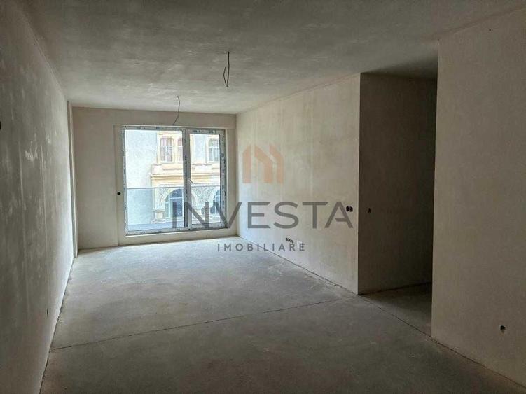 Apartament cu 3 camere semidecomandat în Central