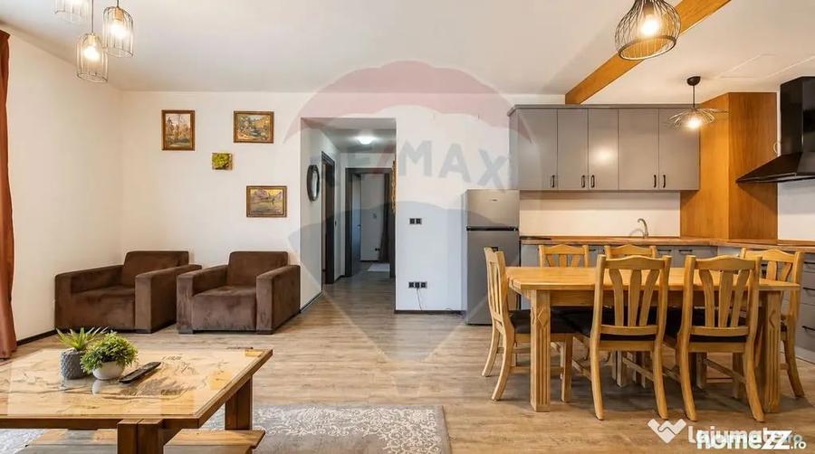 Apartament cu 3 camere decomandat în Central