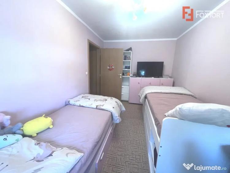 Apartament cu 3 camere semidecomandat în Dâmbovița