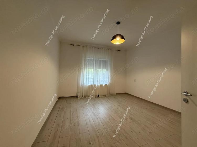 Casă cu 4 camere cu Teren 250 Mp în Girocului