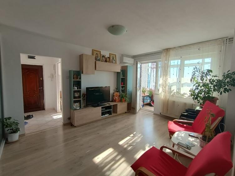 Apartament cu 2 camere semidecomandat, mobilat în Cantemir