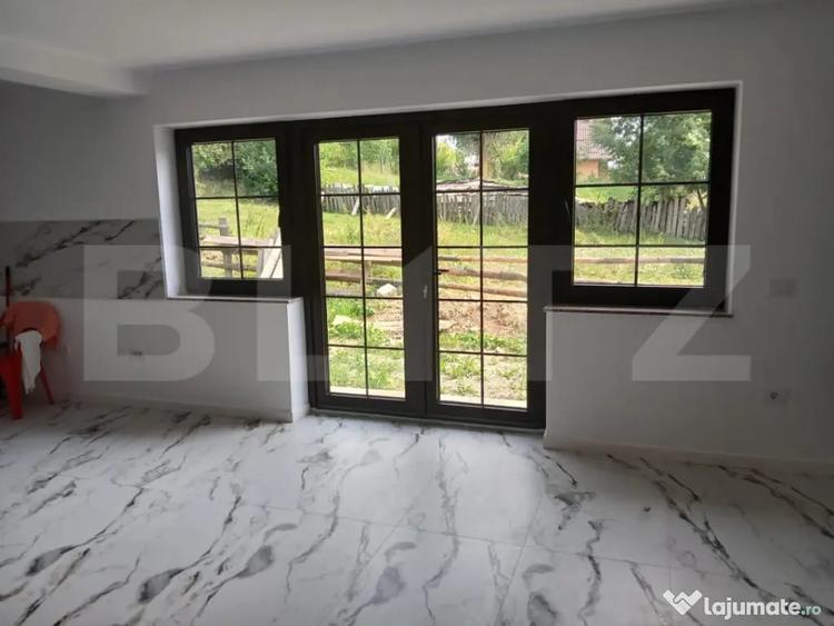 Casă cu 5 camere cu Teren 1675 Mp în Mănăstirea Humorului