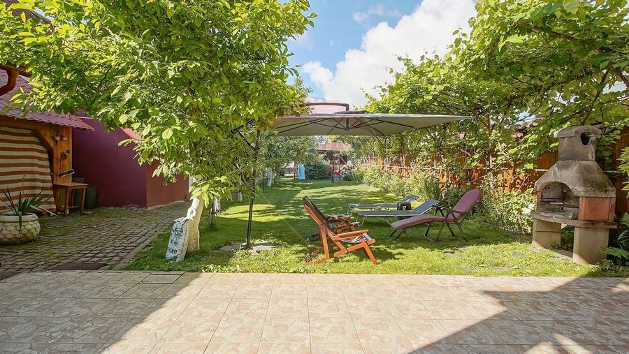Casă individuală cu 11 camere cu Teren 789 Mp în Florilor