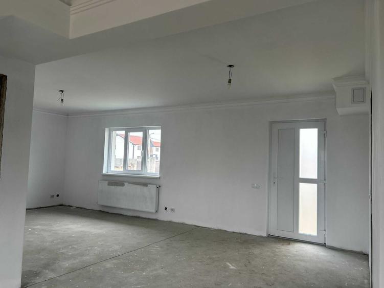 Casă cu 3 camere în Central
