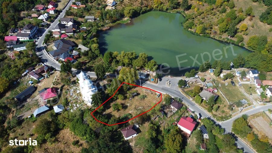 Teren de 1736 mp, în Nucșoara