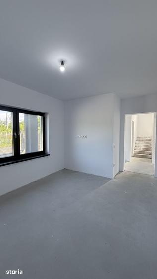 Casă cu 5 camere cu Teren 537 Mp în Central