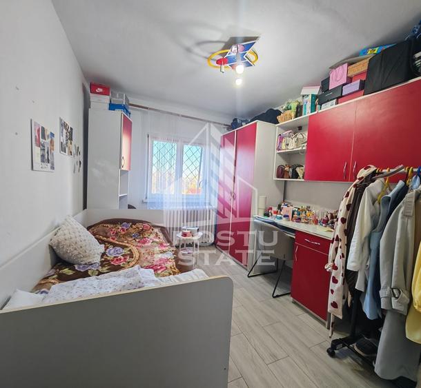 Apartament cu 4 camere decomandat în Soarelui