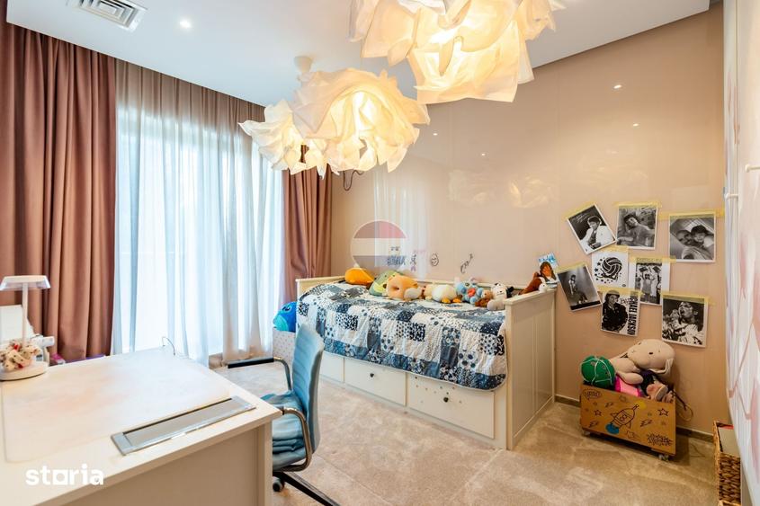 Casă cu 5 camere cu Teren 497 Mp în Corbeanca