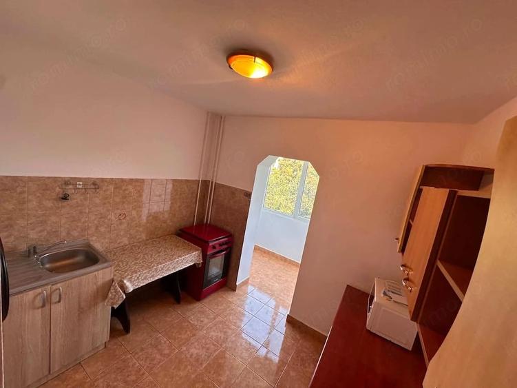 Apartament cu 2 camere decomandat în Lipovei