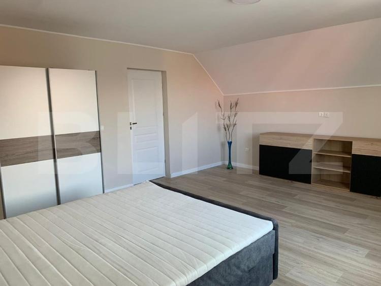 Apartament cu 3 camere semidecomandat, mobilat în Florești