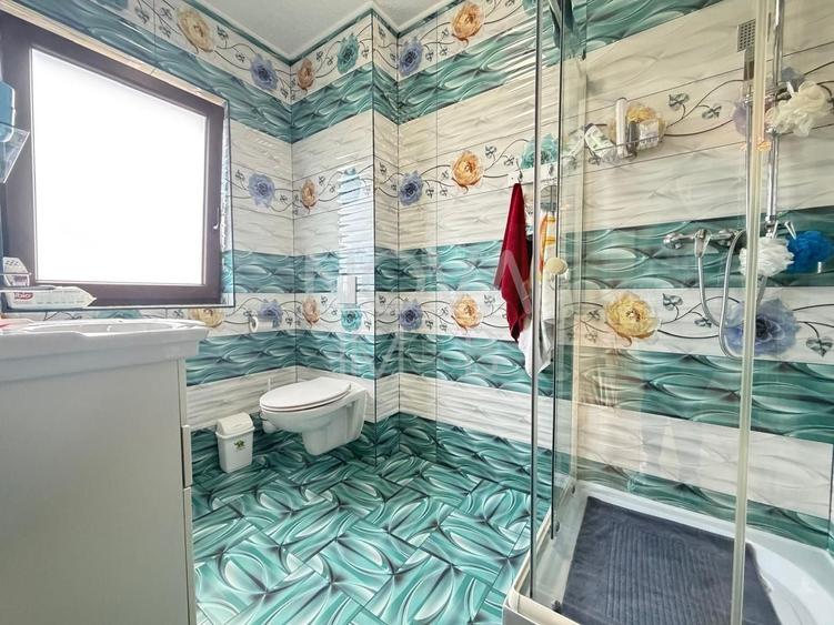 Duplex cu 4 camere cu Canalizare în Periferie