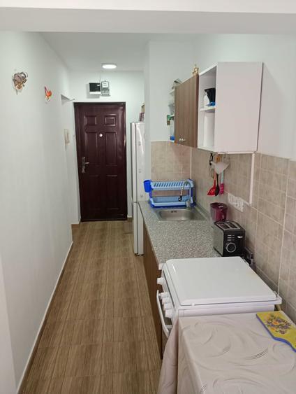 Garsonieră decomandată în Central