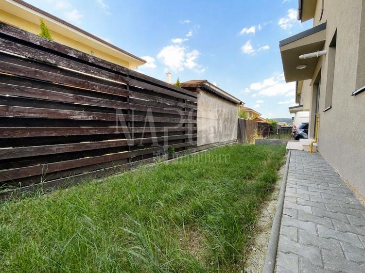 Casă individuală cu 4 camere cu Canalizare în Florești