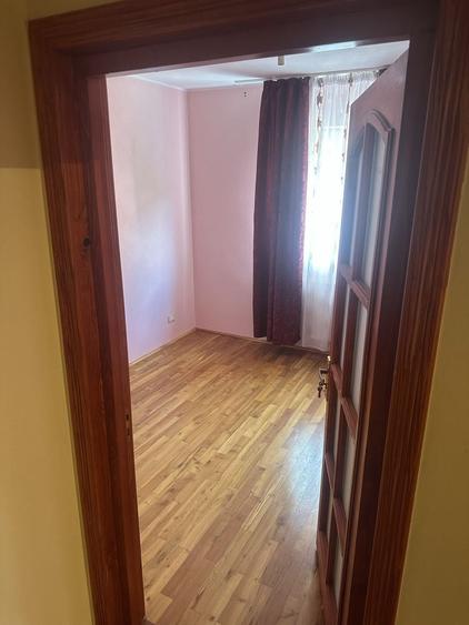 Apartament cu 3 camere în Cetate