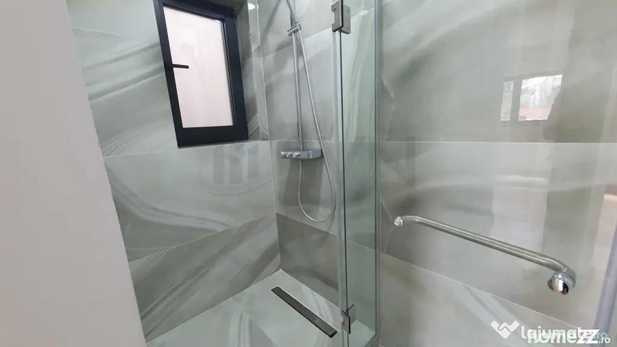 Apartament cu 3 camere decomandat în Polonă