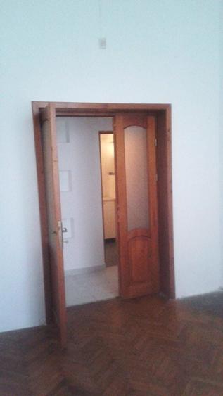 Casă cu 4 camere în Exterior Vest