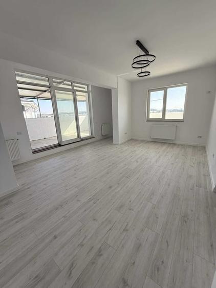 Apartament cu 3 camere decomandat în Chiajna