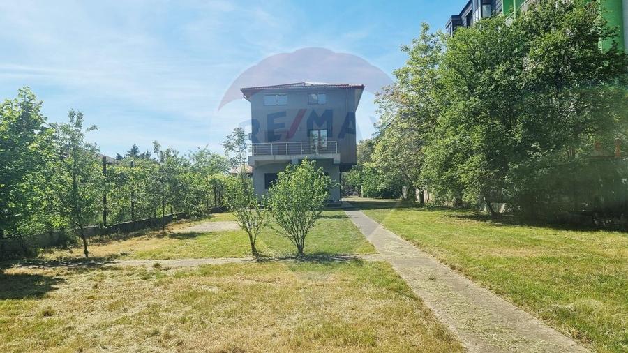 Casă individuală cu 5 camere cu Teren 2436 Mp în Alexandriei