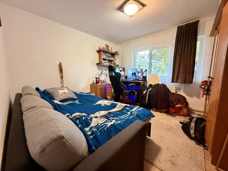 Apartament cu 3 camere decomandat, mobilat în Lipovei