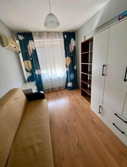 Apartament cu 3 camere decomandat în Nufărul
