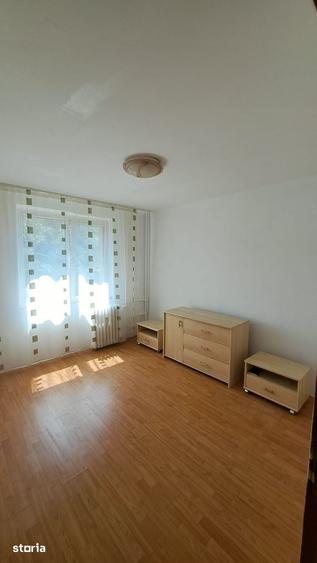Apartament cu 3 camere decomandat în Crângași
