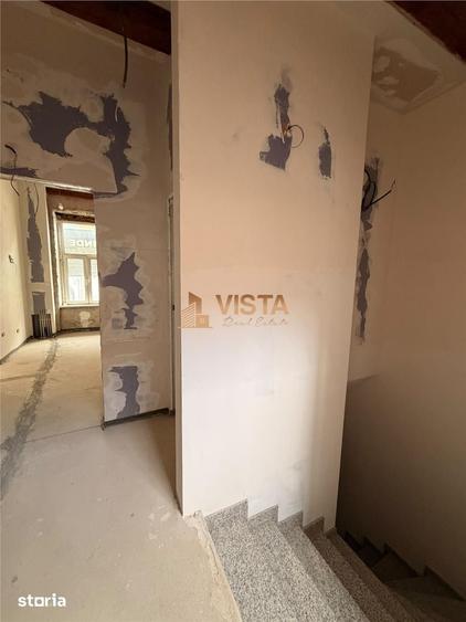 Casă cu 9 camere cu Teren 475 Mp în Centrul Istoric