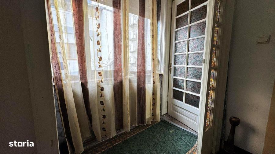 Apartament cu 4 camere decomandat în Basarab