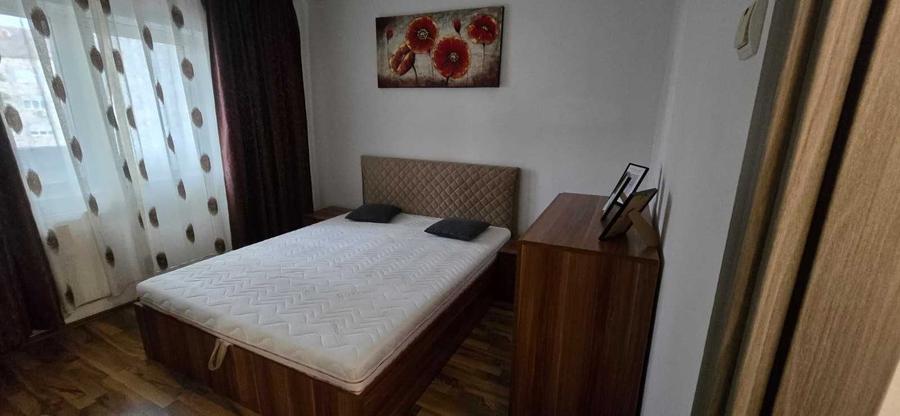 Apartament cu 3 camere decomandat în Decebal