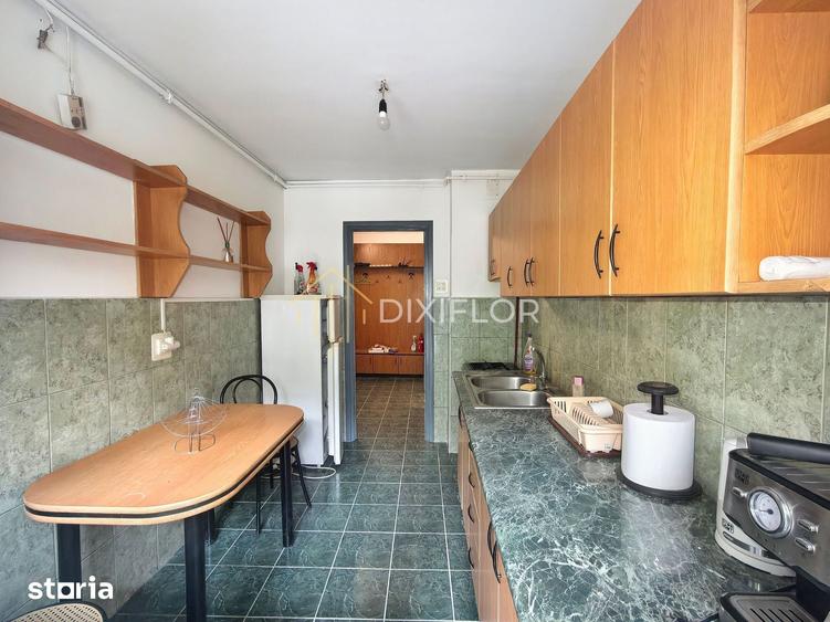 Apartament cu 3 camere decomandat în 22 Decembrie 1989