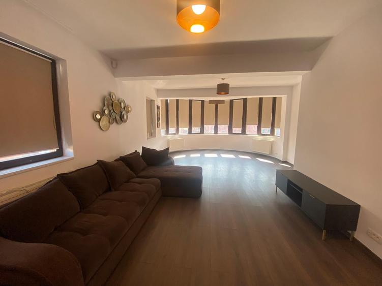 Casă cu 9 camere cu Canalizare în Colentina