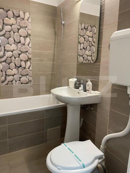 Casă cu 7 camere cu Canalizare în Vlădeț - Trei Brazi
