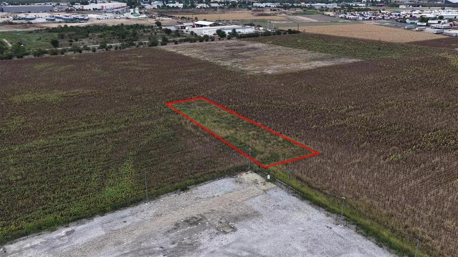 Teren Construcții intravilan de 2100 mp, în Vest