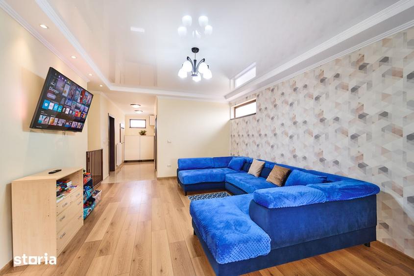 Casă cu 5 camere cu Teren 321 Mp în Săcălaz