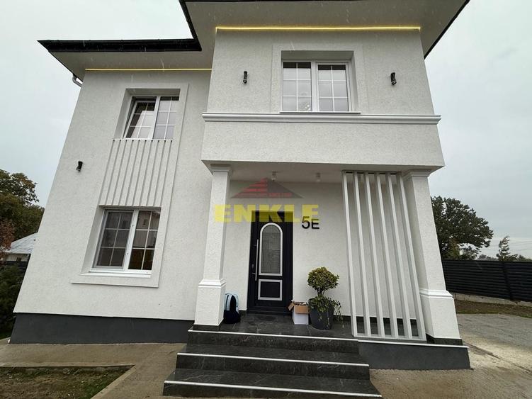 Casă individuală cu 4 camere cu Canalizare în Curtești